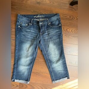 Rue21 Cropped Women's Jeans in Faded Blue